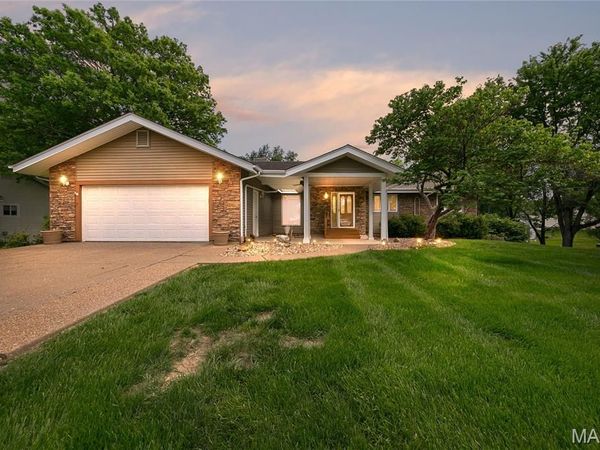 21 Savoy Drive, Lake St Louis, MO 63367