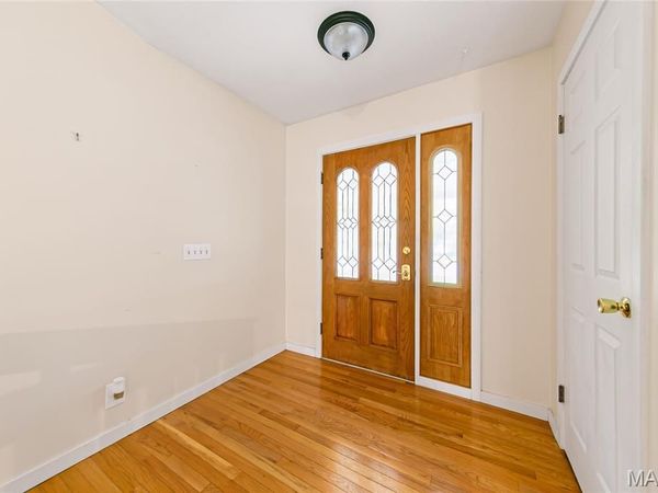 21 Savoy Drive, Lake St Louis, MO 63367