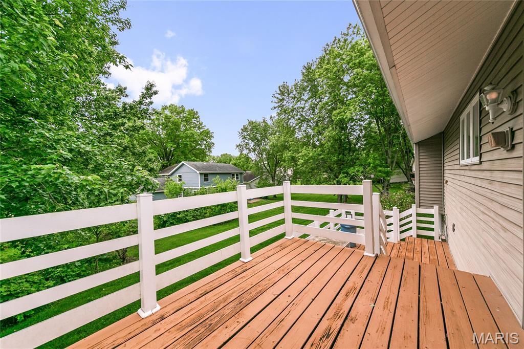 21 Savoy Drive, Lake Saint Louis, MO 63367 Main Photo