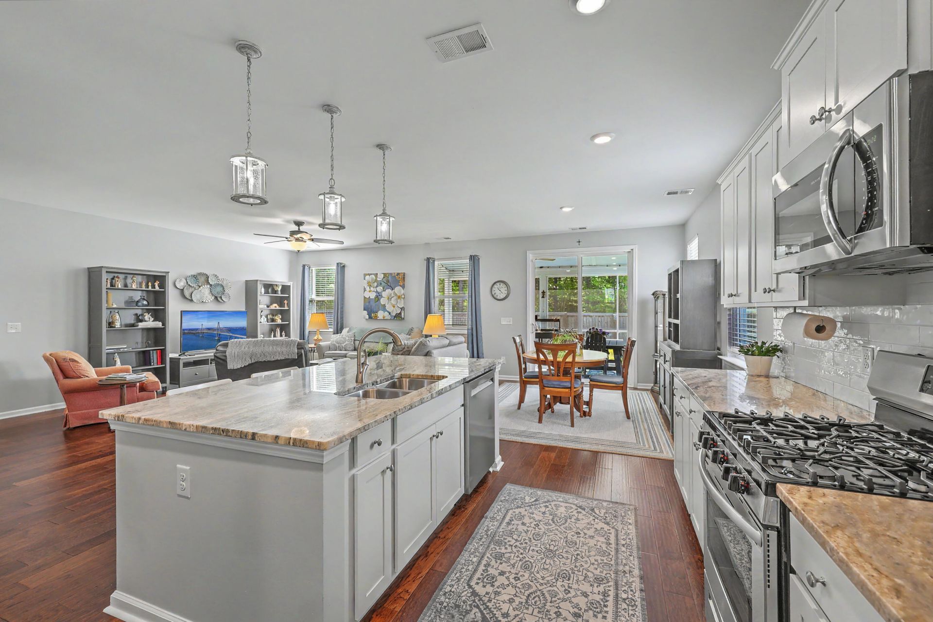 245 Celestial Boulevard Photo 19