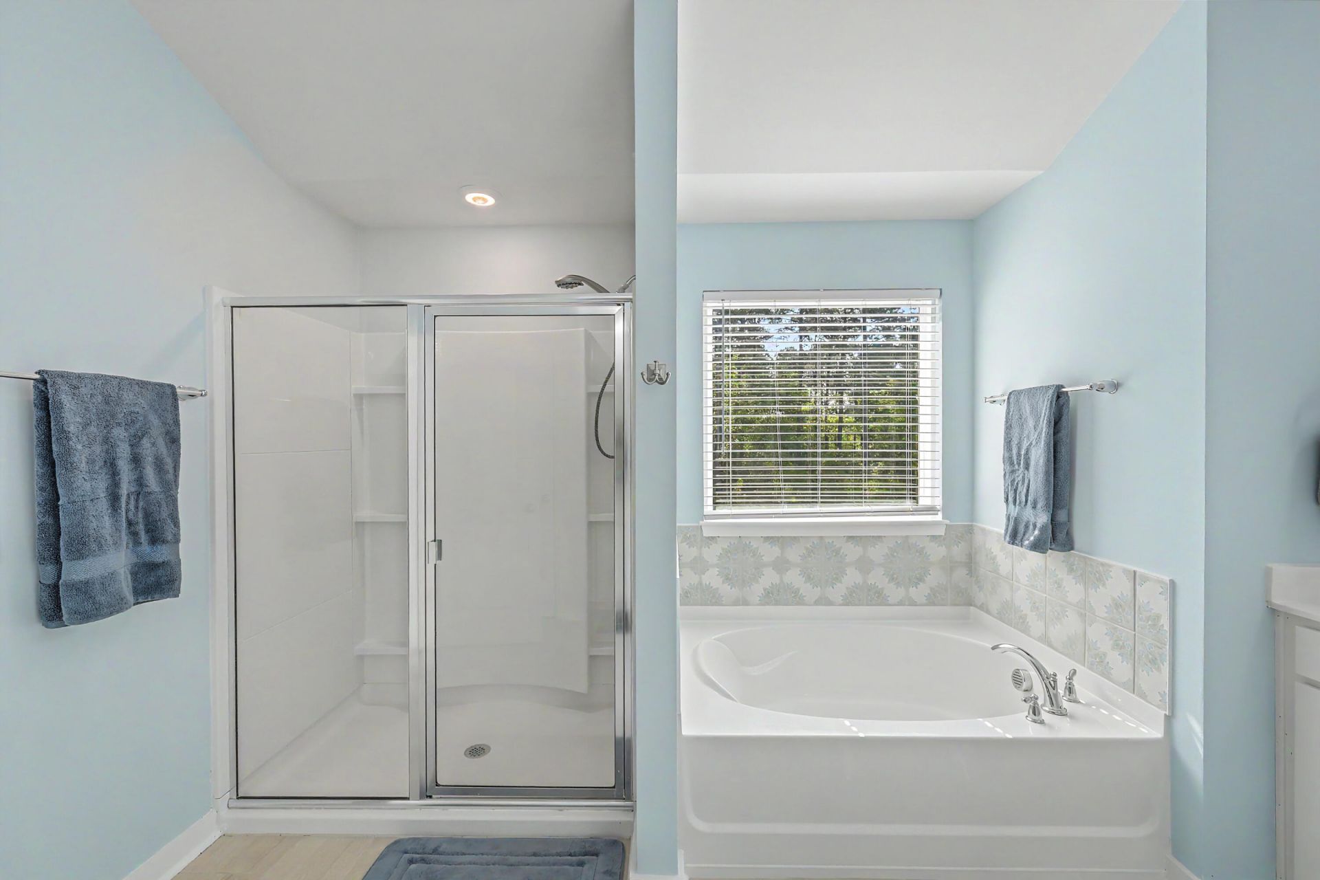 245 Celestial Boulevard Photo 32