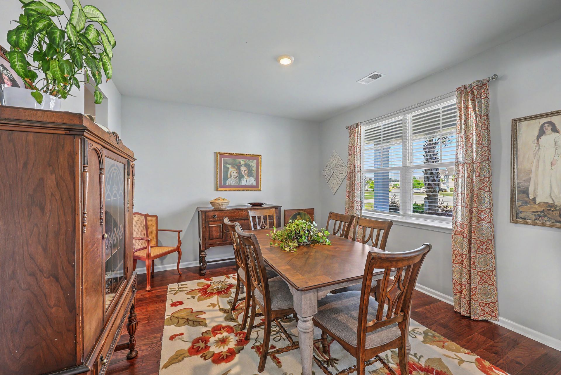 245 Celestial Boulevard Photo 6