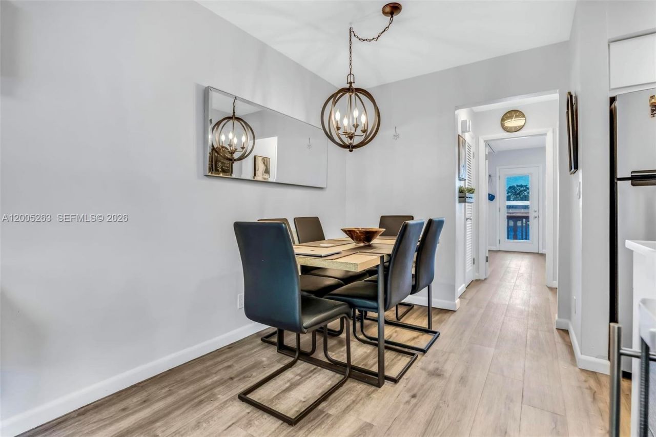 901 SW 11th Ave , Unit 17H, Hallandale Beach, FL 33009 Photo