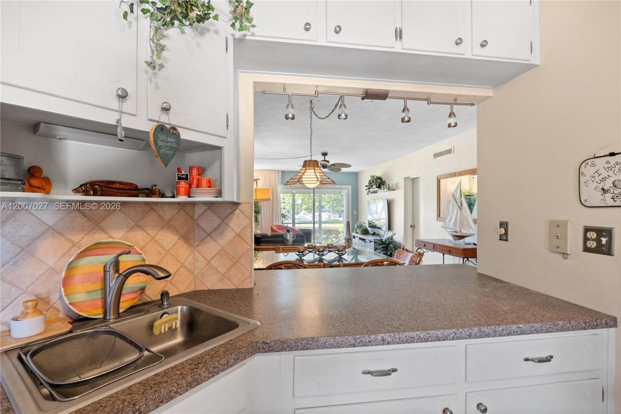 900 SW 12th St, Unit 108, Fort Lauderdale, FL 33315 Photo