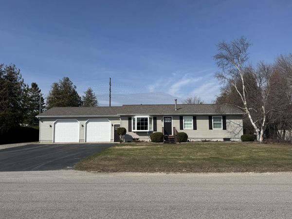 360 N 1st Street, St. Ignace, MI 49781