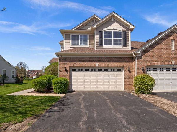 70 Regent Drive , Gilberts, IL 60136