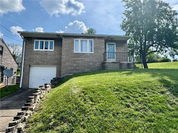 164 MCKINLEY Road , Weirton, WV 26062