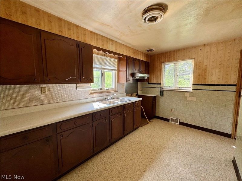 164 MCKINLEY Road, Weirton, WV 26062 Photo 10