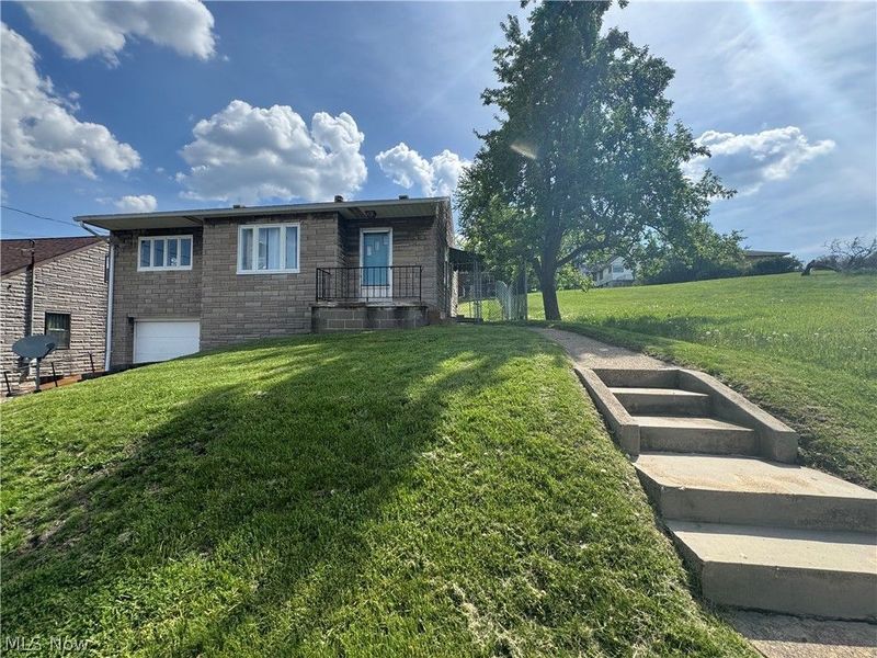 164 MCKINLEY Road, Weirton, WV 26062 Photo 2