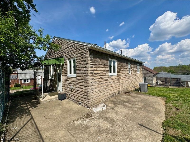 164 MCKINLEY Road, Weirton, WV 26062 Photo 3
