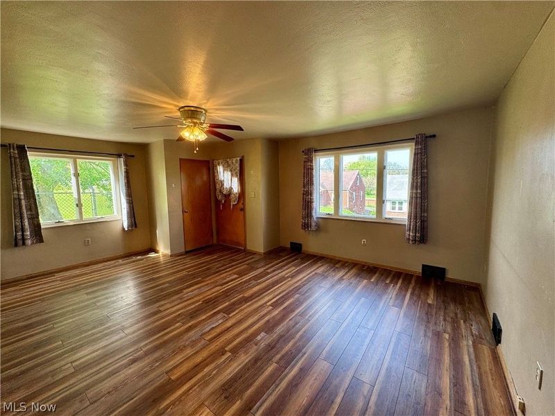 164 MCKINLEY Road, Weirton, WV 26062 Photo 9