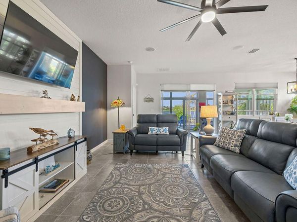 2165 SW Hawk River Dr Drive SW, Vero Beach, FL 32962