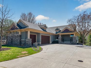 7 Hawthorne Court, North Oaks, MN 55127