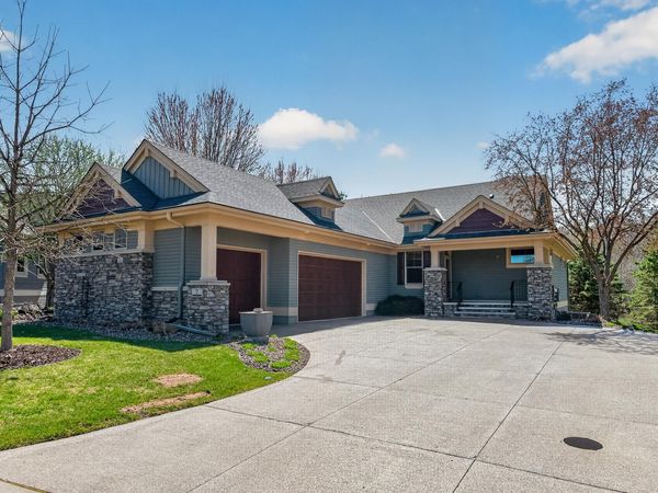 7 Hawthorne Court , North Oaks, MN 55127