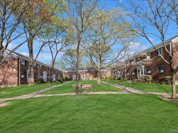 69-27 218 Street , Unit Upper, Bayside, NY 11364