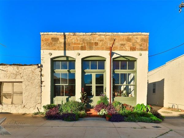 306 Conrad Hilton St Boulevard, Cisco, TX 76437