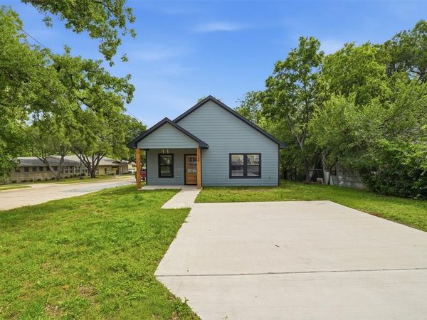 738 E Sears Street , Denison, TX 75021