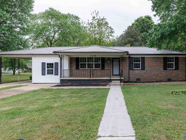 126 Helena Drive, Huntsville, AL 35811