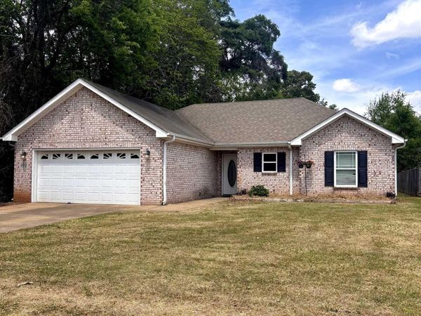 103 Summerset Lane, Huntsville, AL 35811