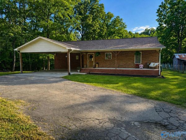 5261 Gilmer Lane, Rainbow City, AL 35906