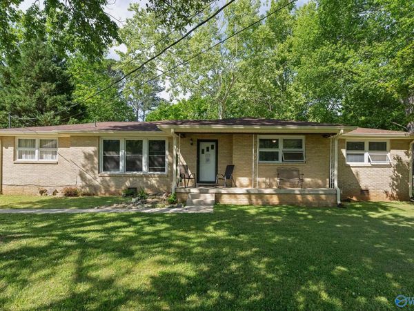 11202 Maplecrest Drive SE, Huntsville, AL 35803