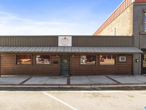 41 North Main Street, Arab, AL 35016