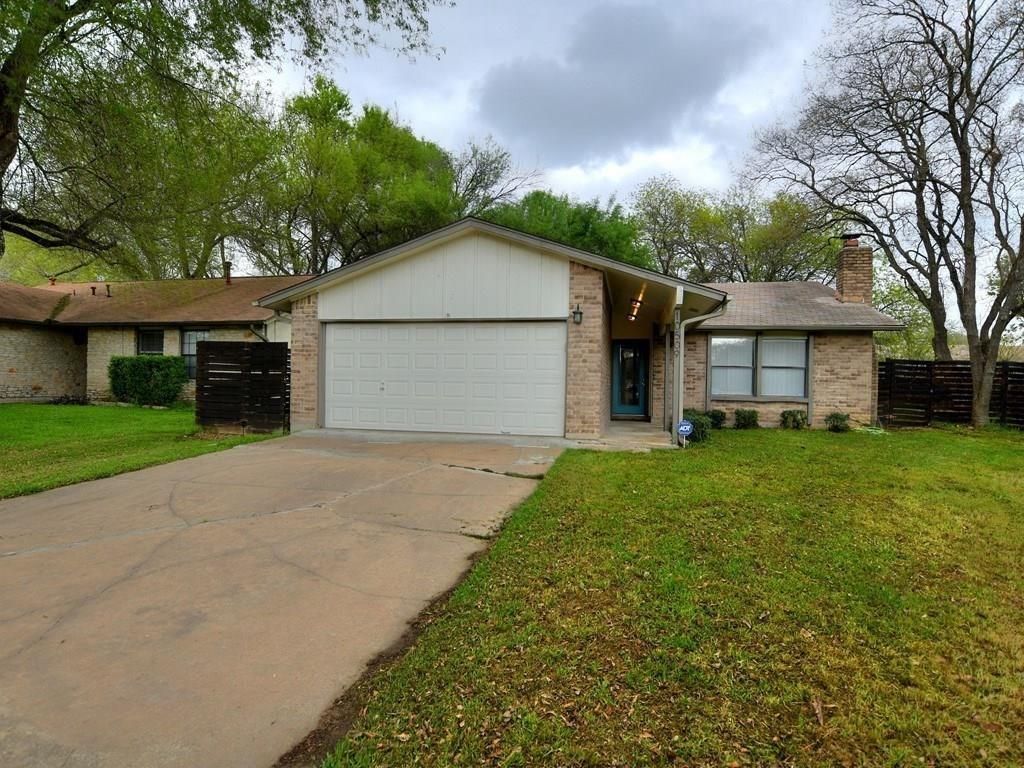 10509 Robinwood Cir, Austin, TX 78758 Main Photo
