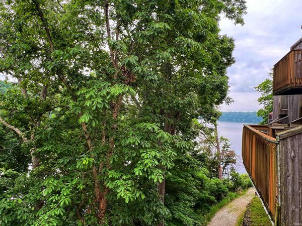 9369 S Pointe LaSalles Drive, Bloomington, IN 47401