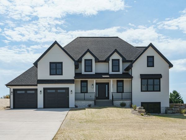 7184 Pfeil Bend, Sun Prairie, WI 53590