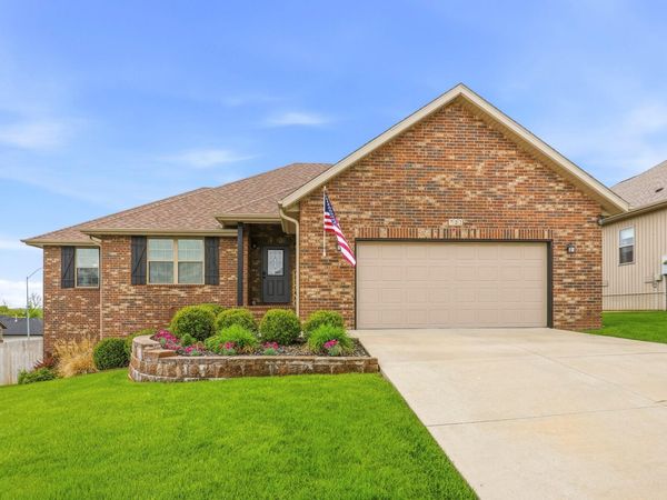 722 E Mining Camp Road, Nixa, MO 65714