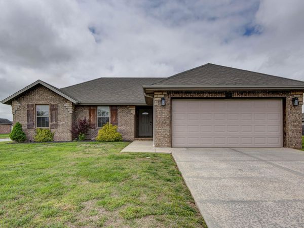 1161 S Venice Avenue, Republic, MO 65738