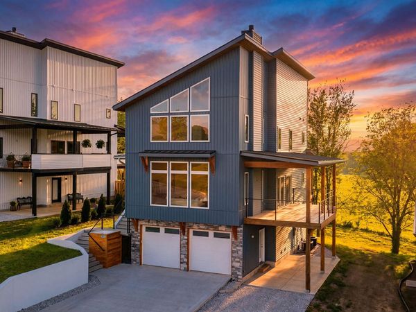 2807 S 14th Avenue , Ozark, MO 65721