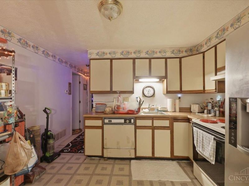 2435 Montana Avenue, Unit 11, Cincinnati, OH 45211 Photo 10