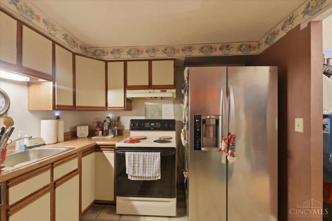 2435 Montana Avenue, Unit 11, Cincinnati, OH 45211 Main Photo