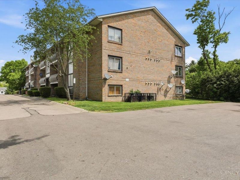 2435 Montana Avenue, Unit 11, Cincinnati, OH 45211 Photo 3