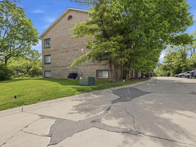 2435 Montana Avenue, Unit 11, Cincinnati, OH 45211 Photo 4