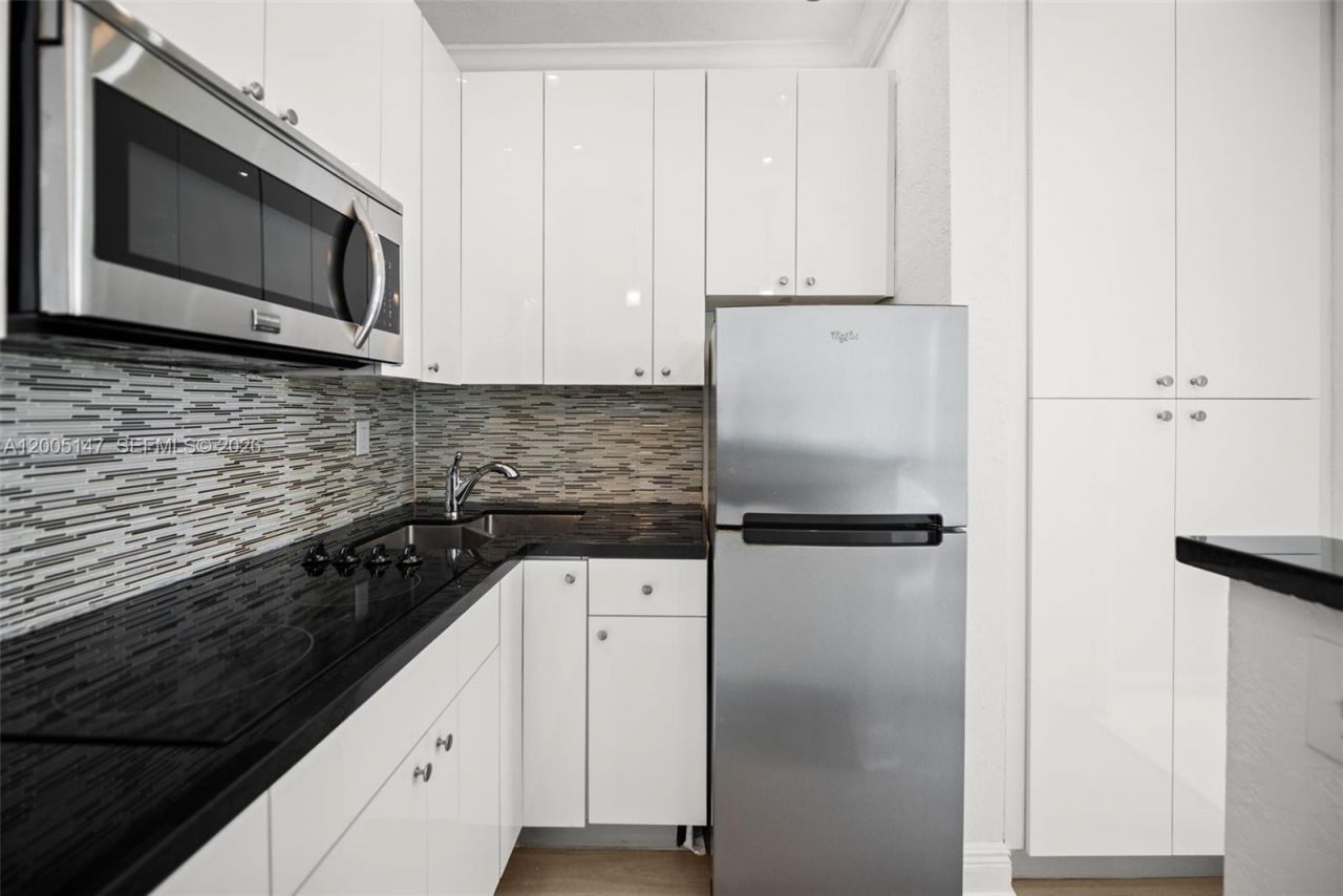 119 Menores Ave, Unit 7A, Coral Gables, FL 33134 Photo