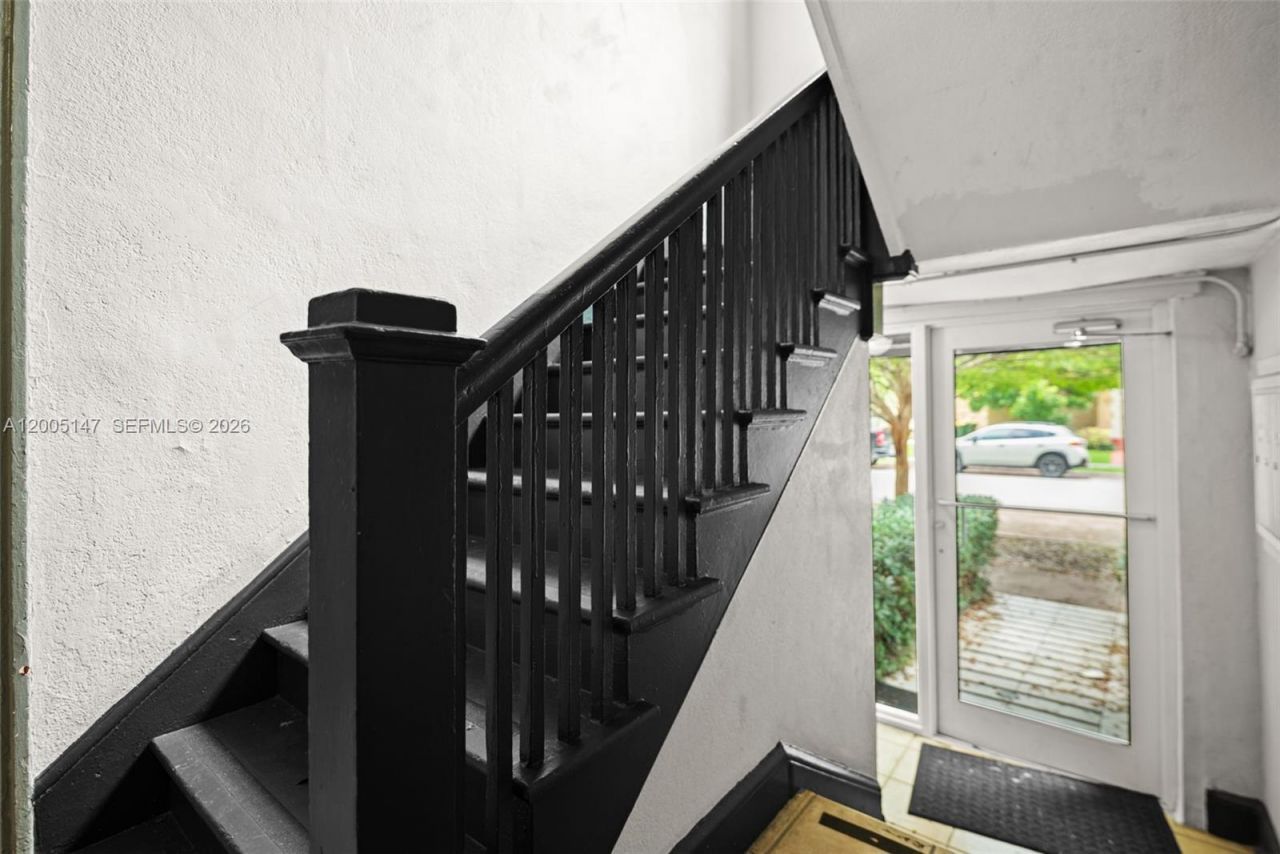 119 Menores Ave, Unit 7A, Coral Gables, FL 33134 Photo