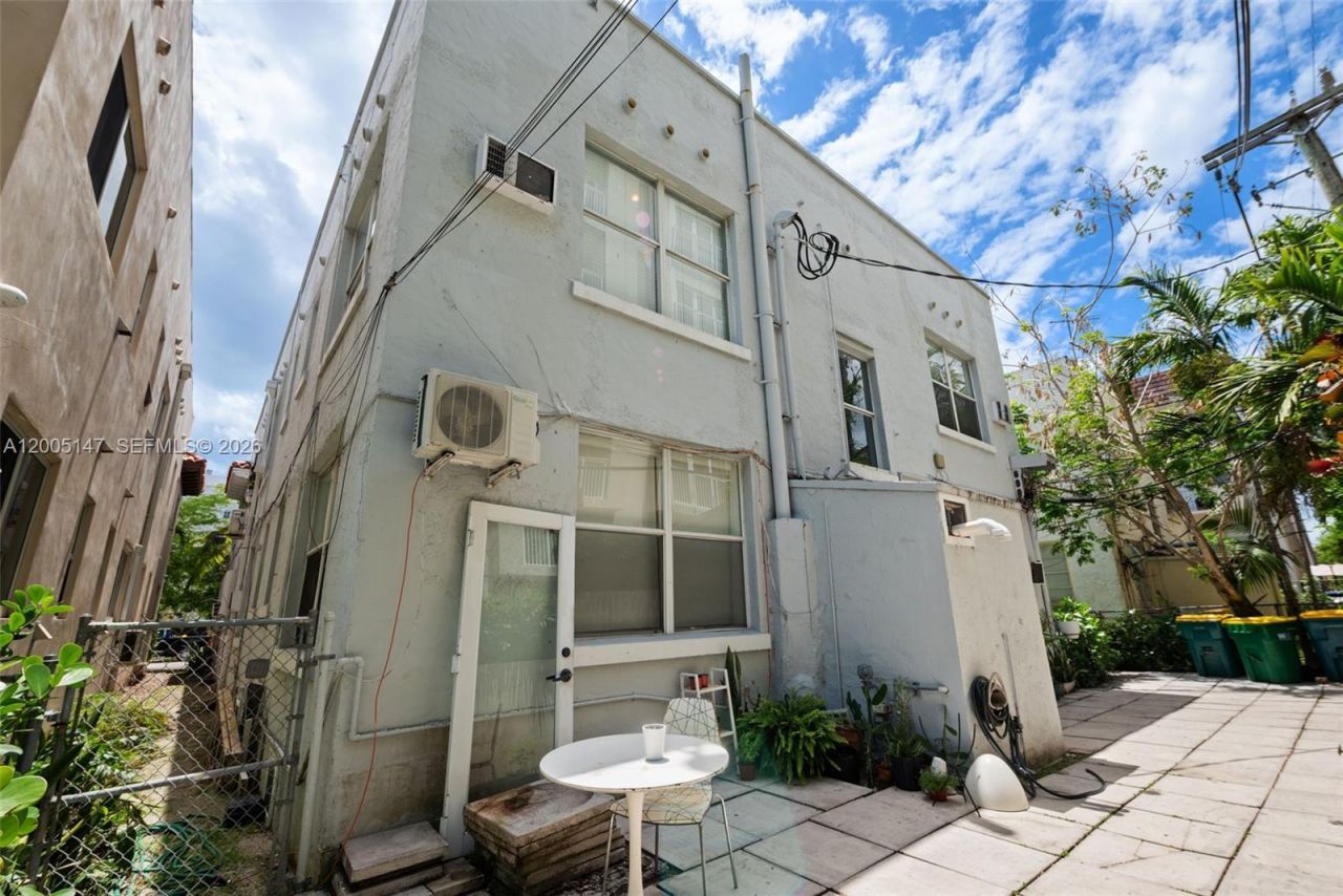 119 Menores Ave, Unit 7A, Coral Gables, FL 33134 Photo