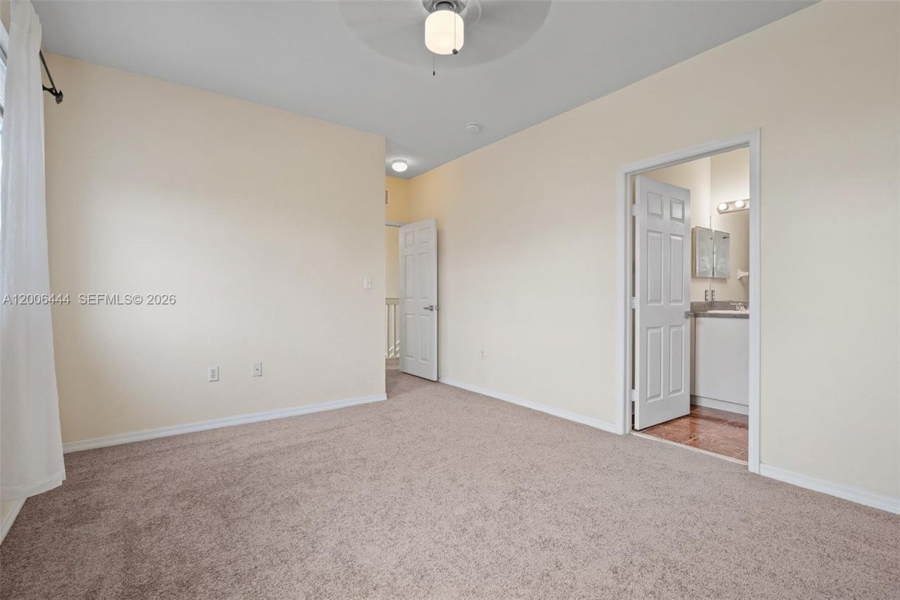 627 E Mowry Ct, Homestead, FL 33030 Photo