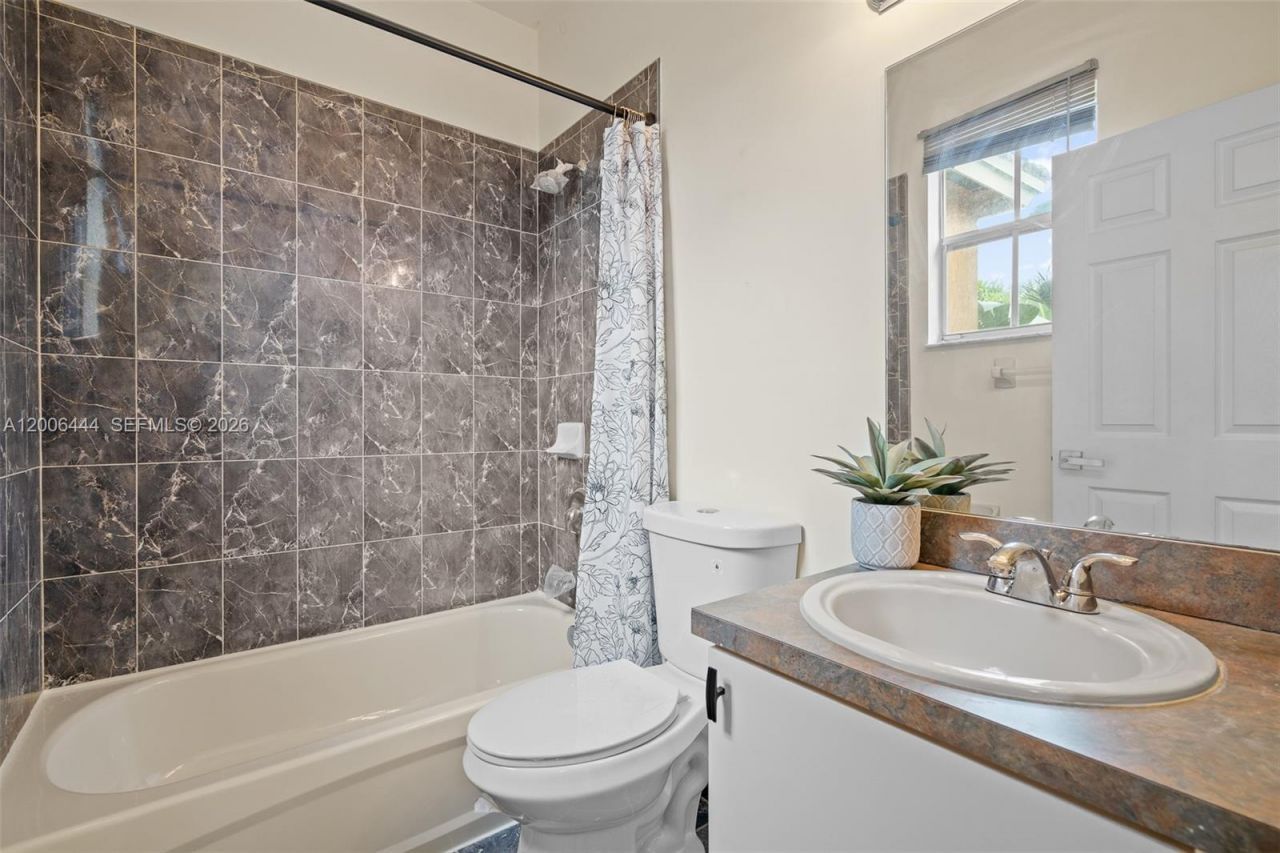 627 E Mowry Ct, Homestead, FL 33030 Photo