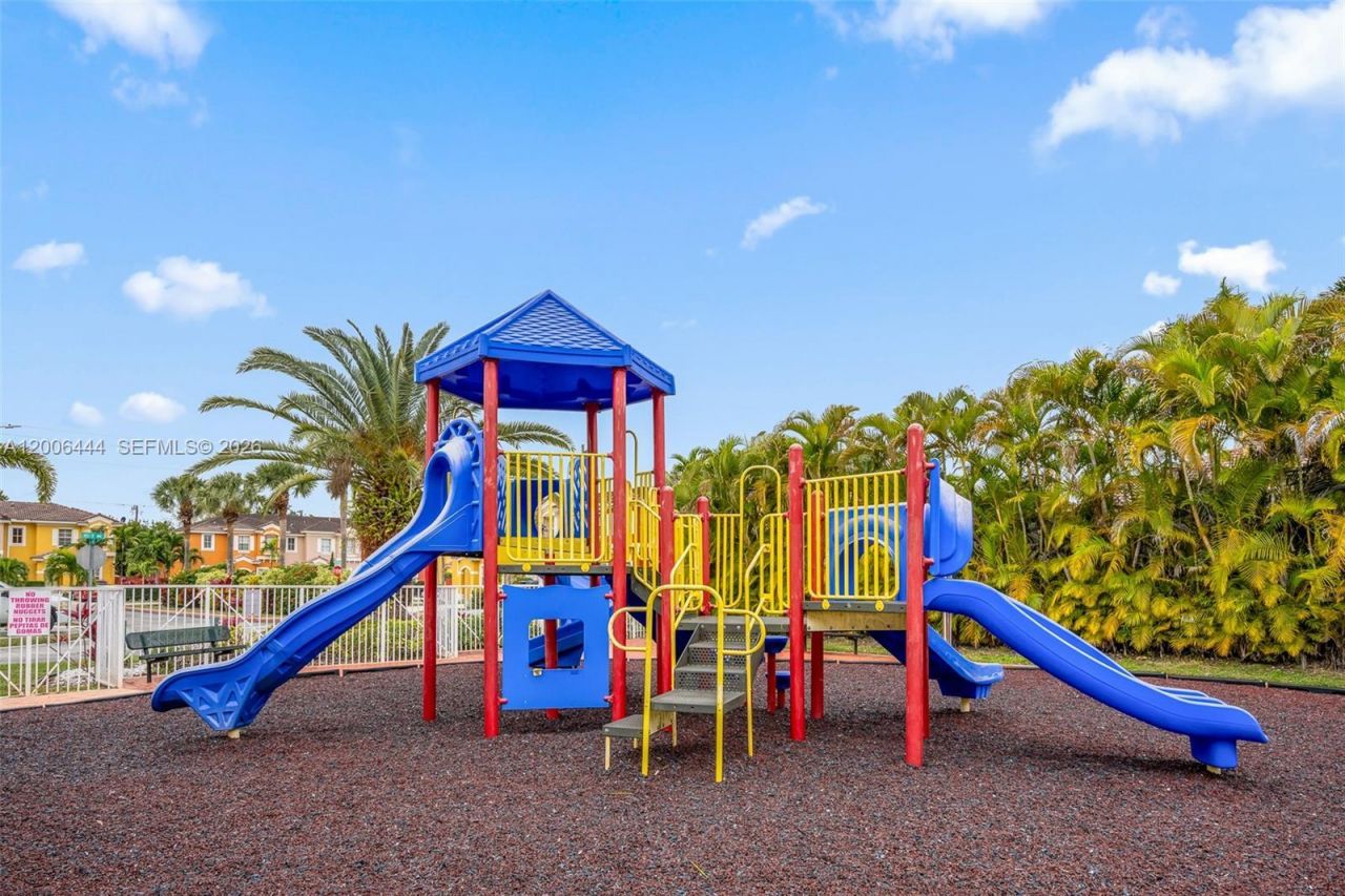 627 E Mowry Ct, Homestead, FL 33030 Photo