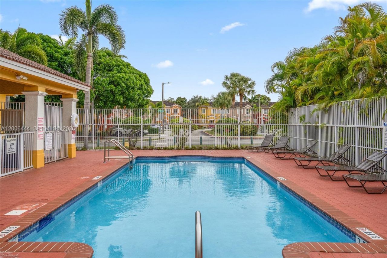 627 E Mowry Ct, Homestead, FL 33030 Photo