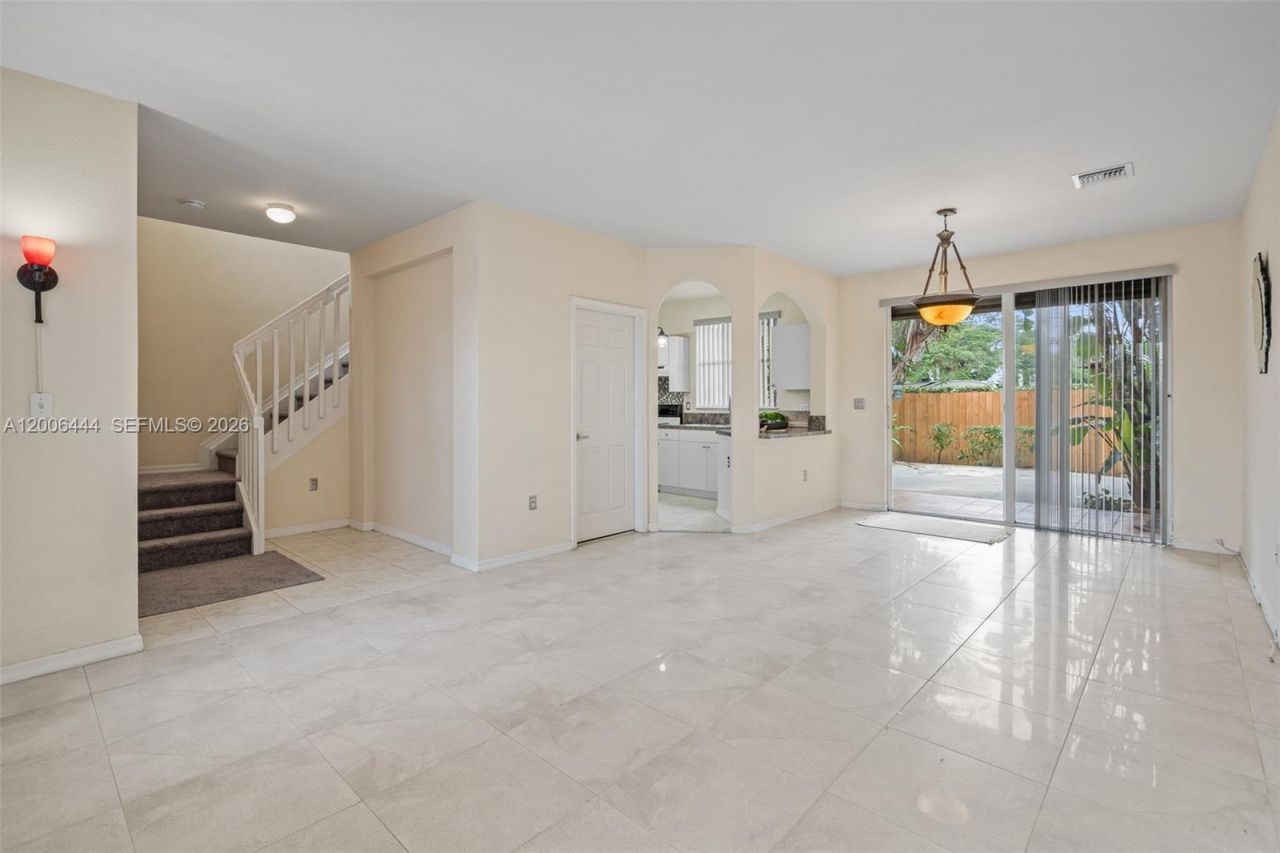 627 E Mowry Ct, Homestead, FL 33030 Photo