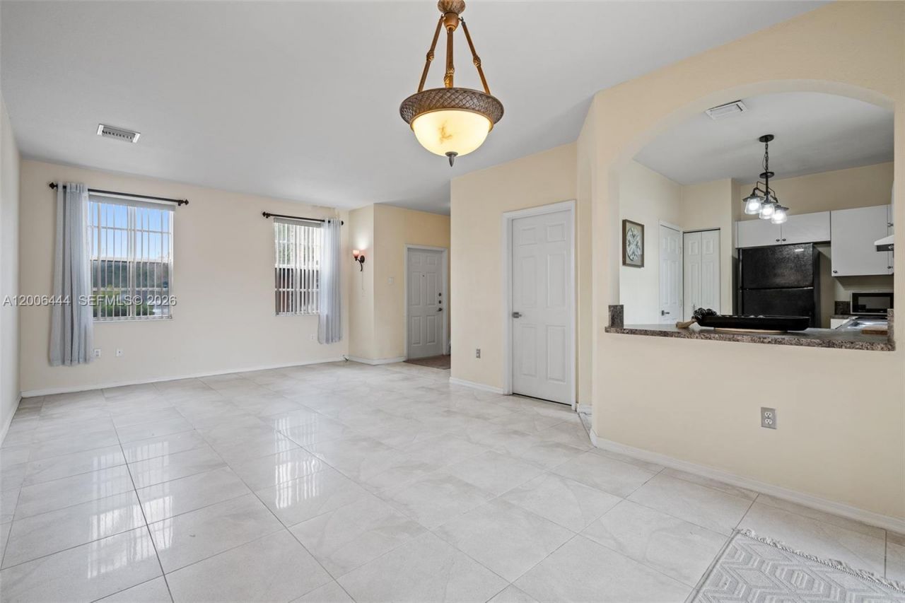 627 E Mowry Ct, Homestead, FL 33030 Photo