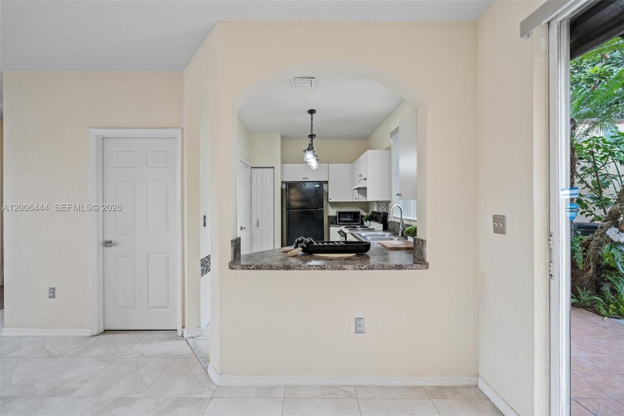 627 E Mowry Ct, Homestead, FL 33030 Photo