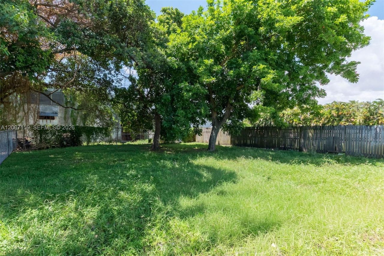 1366 NW 75th St , Miami, FL 33147 Photo