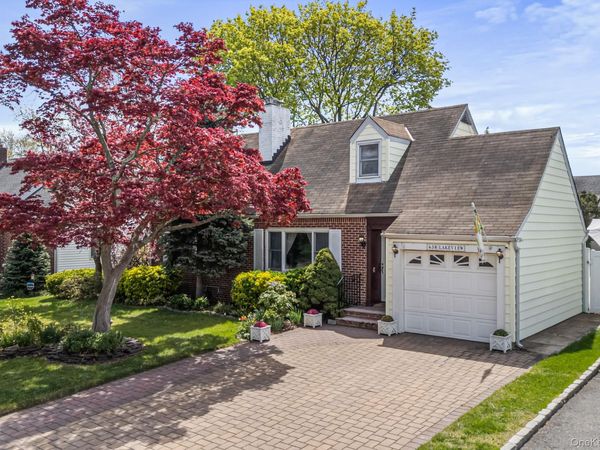 638 Lakeview Avenue , Rockville Centre, NY 11570