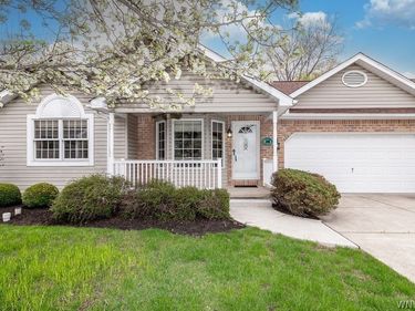 38 Cobblestone Lane, Buffalo, NY 14221