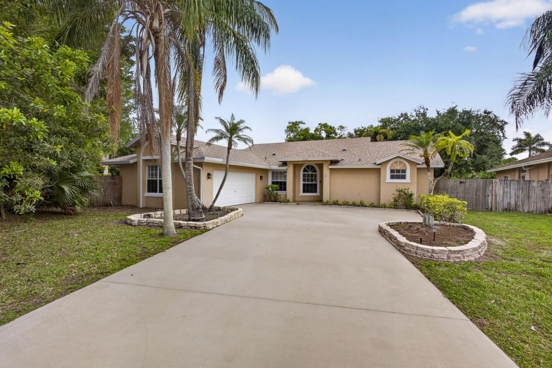 103 Oxford Court, Royal Palm Beach, FL 33411 Photo